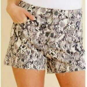 EUC Kut From The Kloth Gidget Snake Print High Rise Fray Hem Shorts Size 6